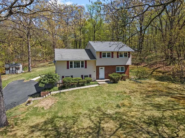 405 Strawridge Road, Wallkill, NY 12589
