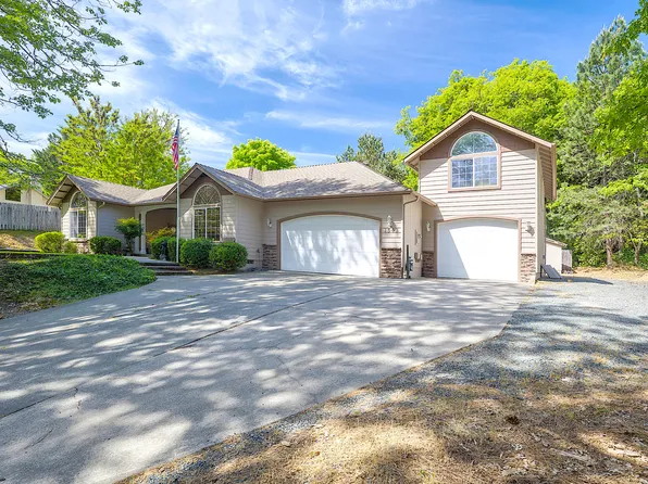 1543 NW B St, Grants Pass, OR 97526
