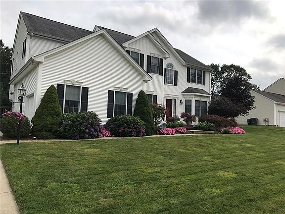 3rd image of 8 Regalwood Dr