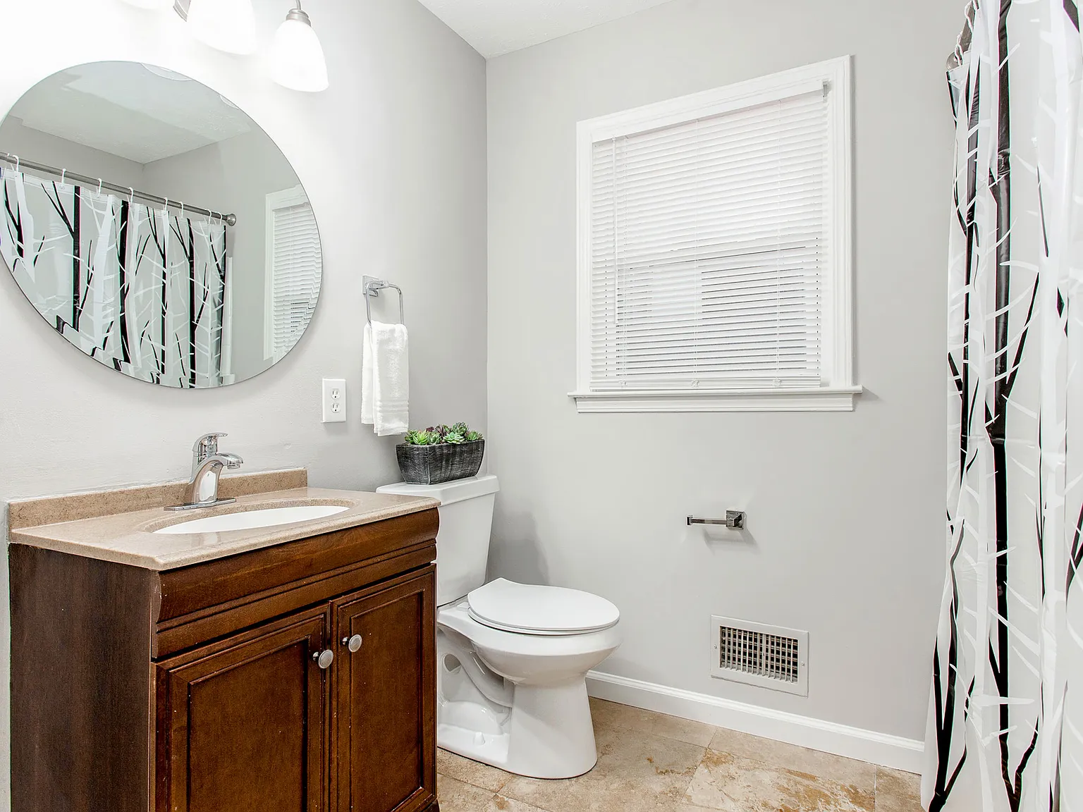 4 bed, 3.0 bath, 2579 sqft, $793 — Photo 3