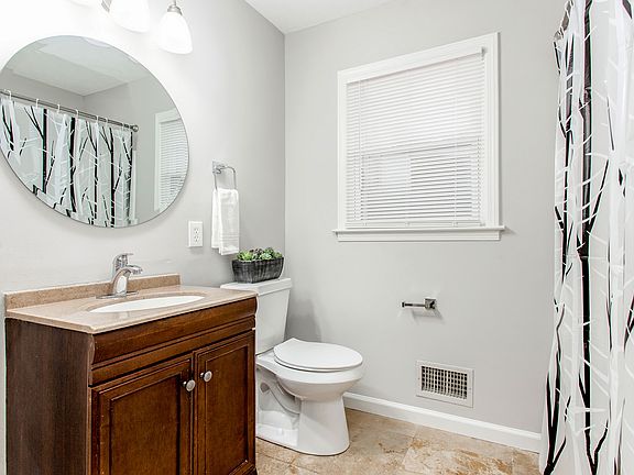 Upstairs shared bath.