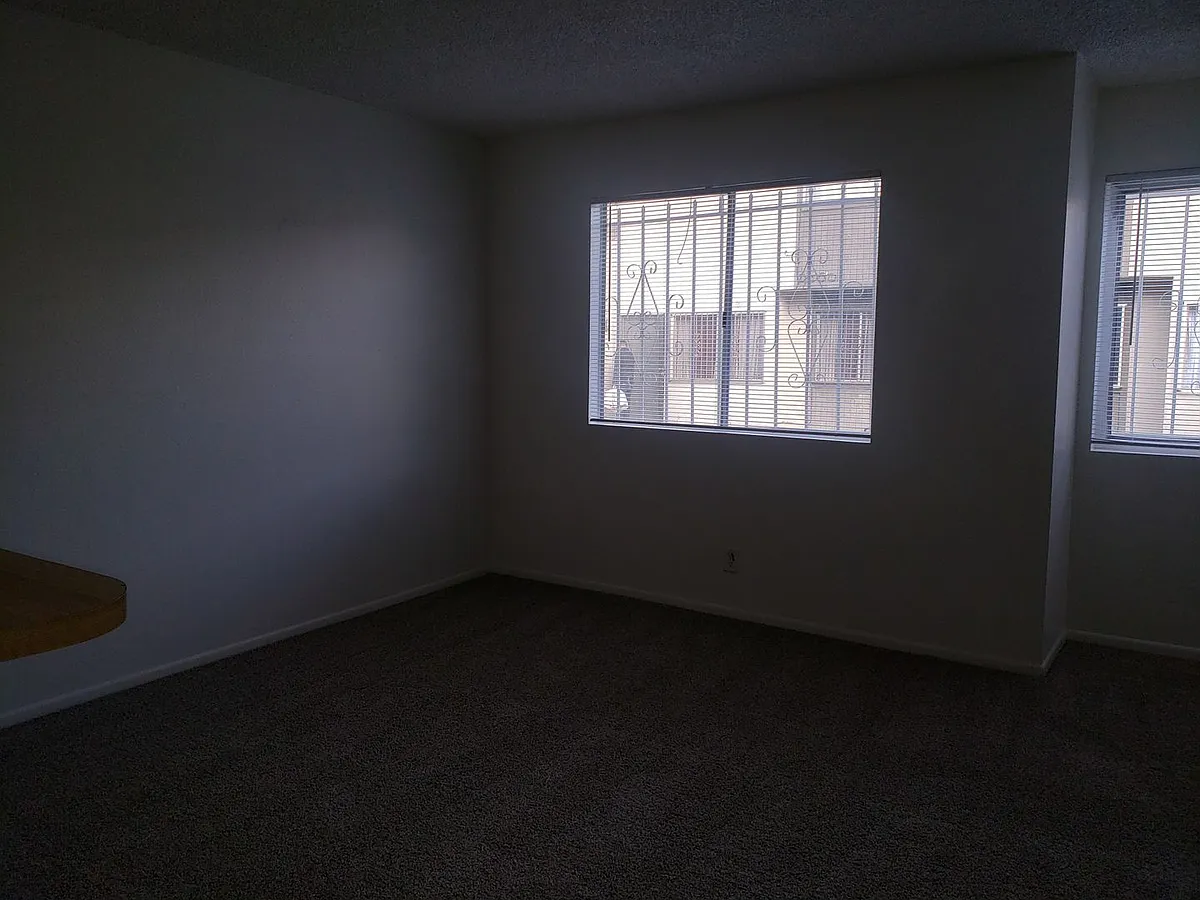 Building Photo - 240 Bruce St #C