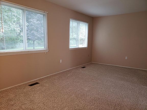 3rd image of 119 Cattail Ln