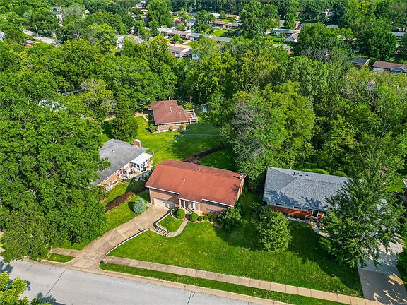 3rd image of 9651 Hartsdale Dr