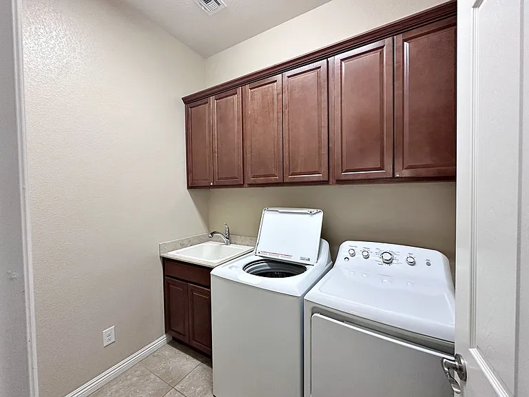 71 Newton Ridge Way — Photo 39