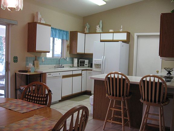 4th image of 3806 Sloop Dr