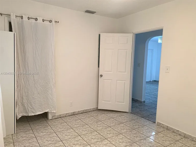 2131 Arthur St — Photo 13