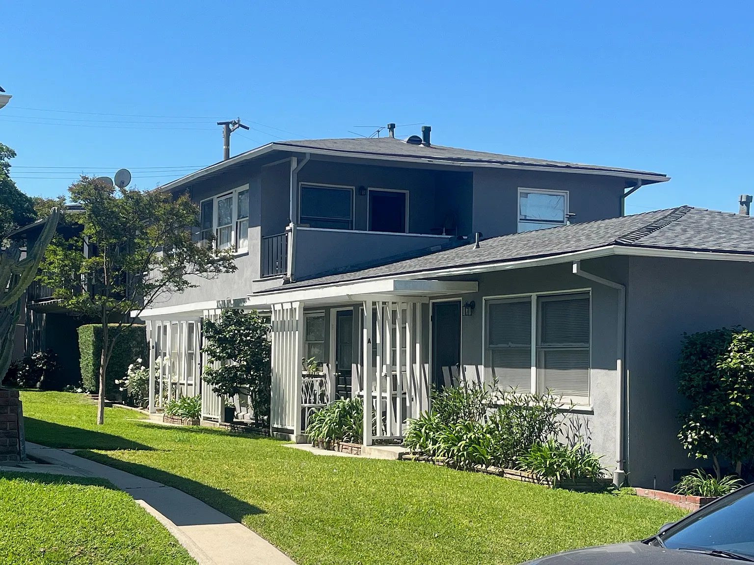 2 bed, 800 sqft, $2,200 — Photo 1