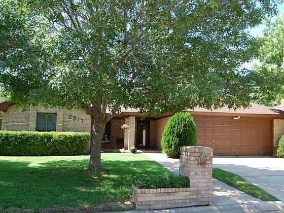 1st image of 2917 Red Oak Cir