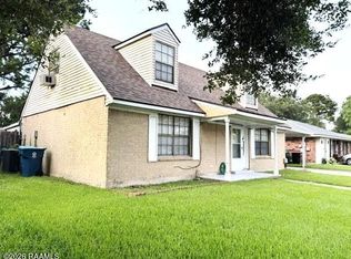 104 Chaumont Dr, Lafayette, LA 70506