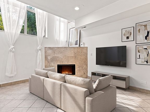 2nd image of 4203 S Prairie Ave #1