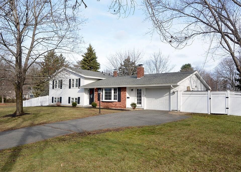 133 North St, Danvers, MA 01923 Zillow