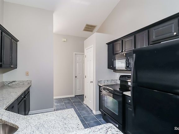 2nd image of 1057 Arbor Hill Cir