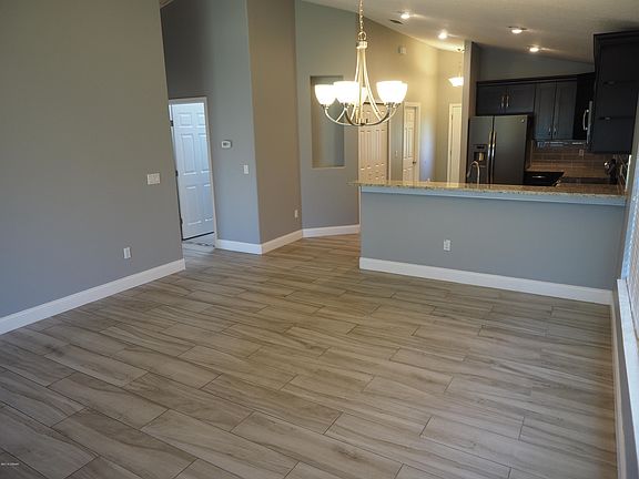 5th image of 834 Angelina Ct