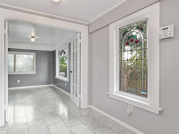 Entry area leading into 3rd BR or Office