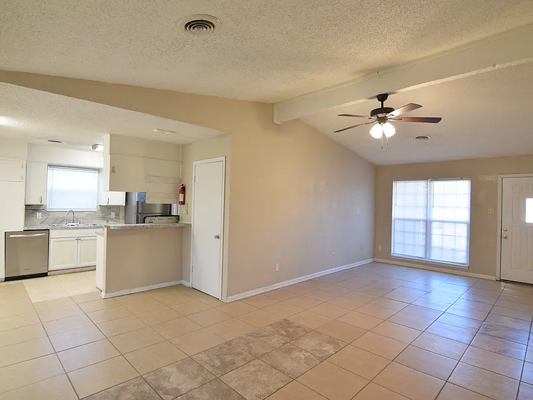 1206 Bonner Dr — Photo 5
