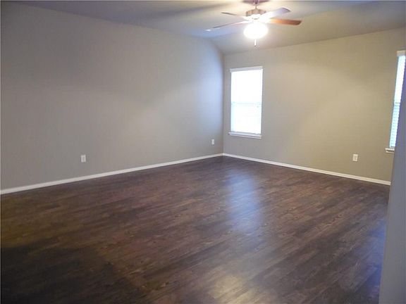 2nd image of 303 Woodcreek St