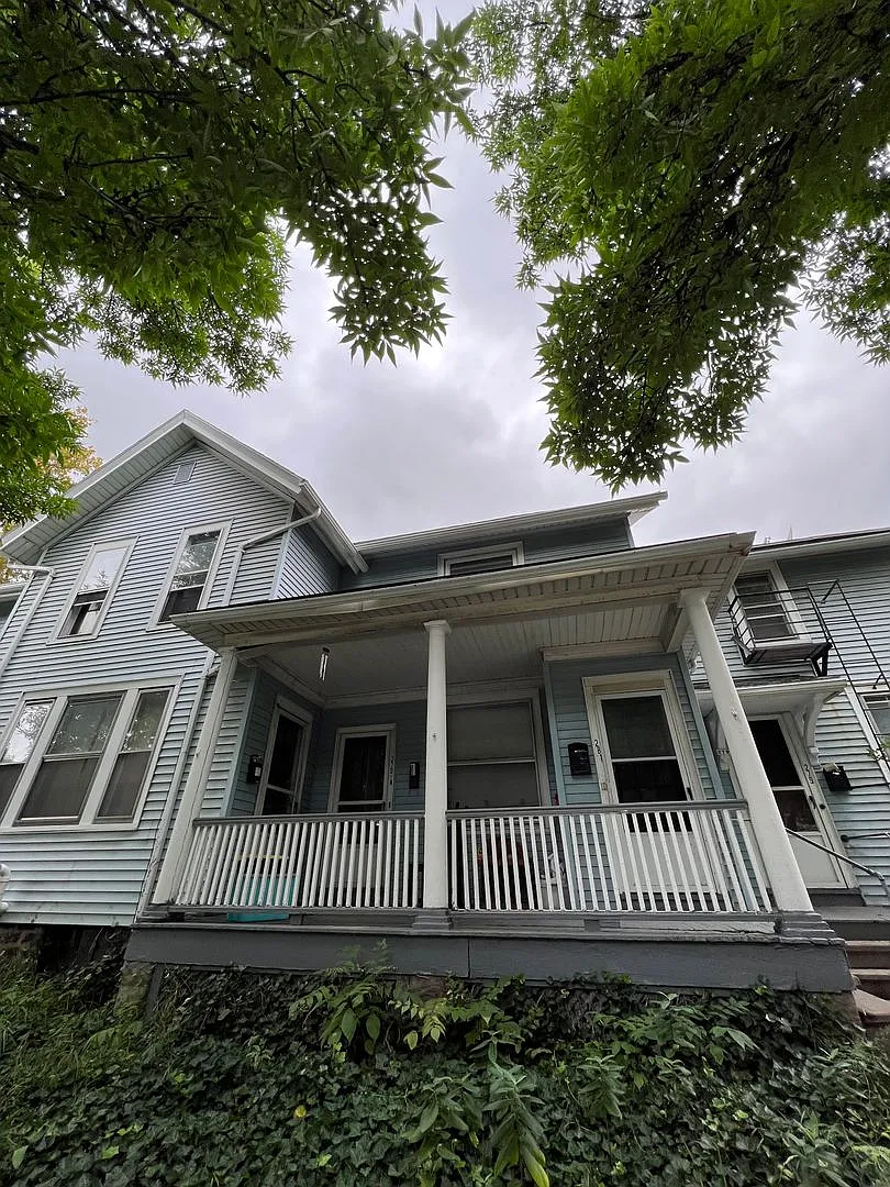 82 Harvard Street — Photo 4