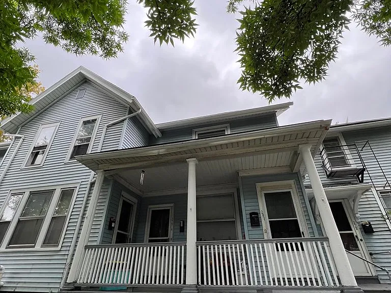 82 Harvard St — Photo 17