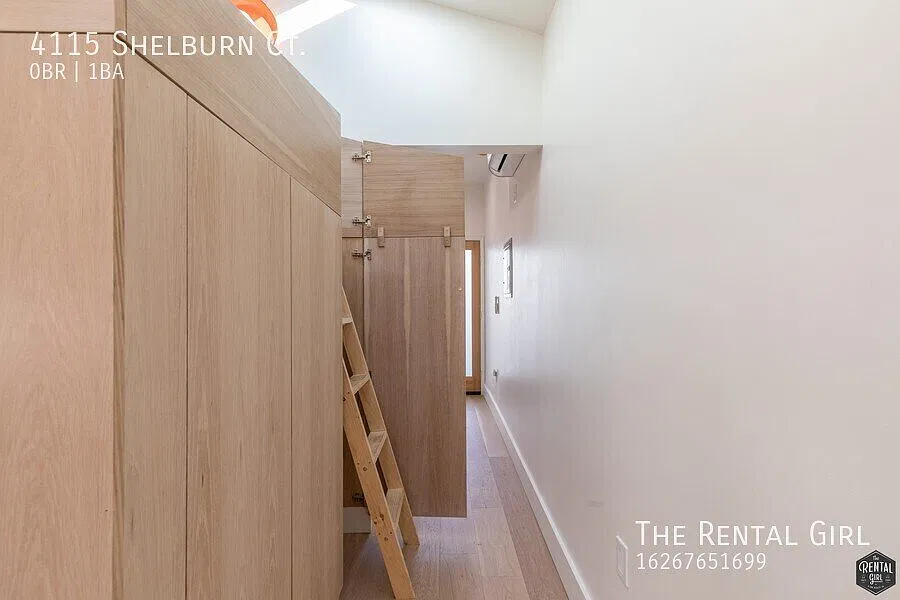 Architecturally Designed Studio | Minimalistic & Modern | Private Fenced In Deck | AC Included — Photo 4