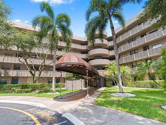 4th image of 900 Colony Point Circle #511