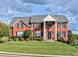 8300 Bay Garden Ln, Knoxville, TN 37938