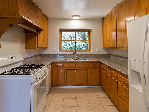 4th image of 2470 Lanterman Ter
