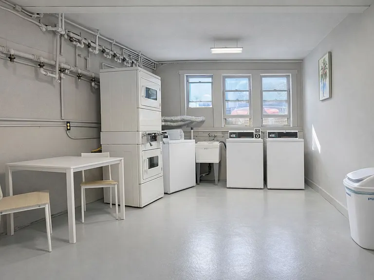Grandview Apartments — Photo 5