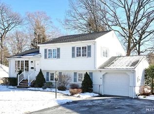 74 Longview Dr, Waldwick, NJ 07463