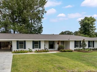 933 Kim Dr, Lafayette, LA 70503