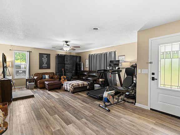 4th image of 65 Isley Ln