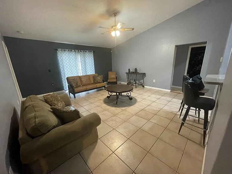 106 Nassau Pl — Photo 5