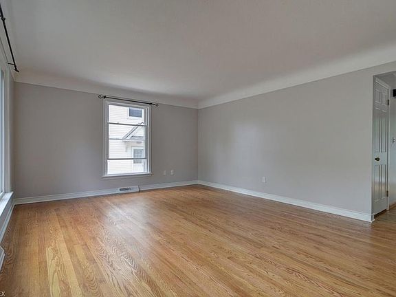 5th image of 519 Parkside Dr