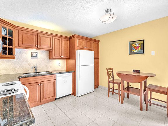3rd image of 2812 N 46th Avenue #G274