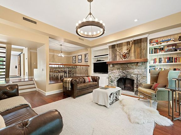 3rd image of 327 Topnotch Drive #B