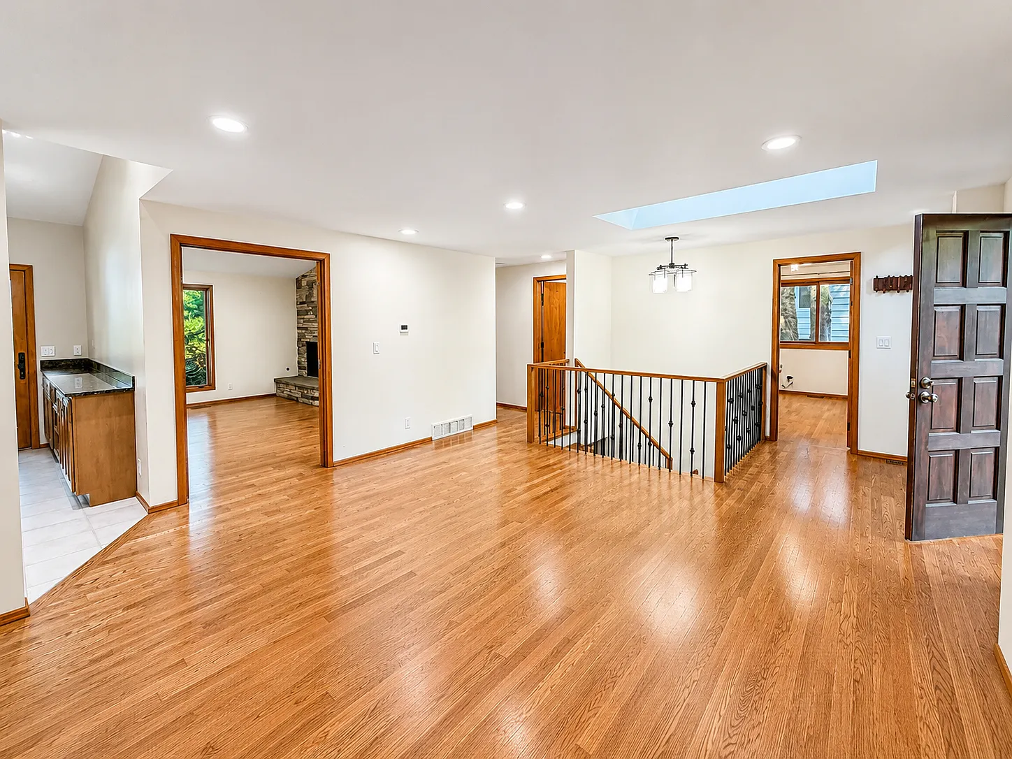5 bed, 2620 sqft, $6,000 — Photo 4