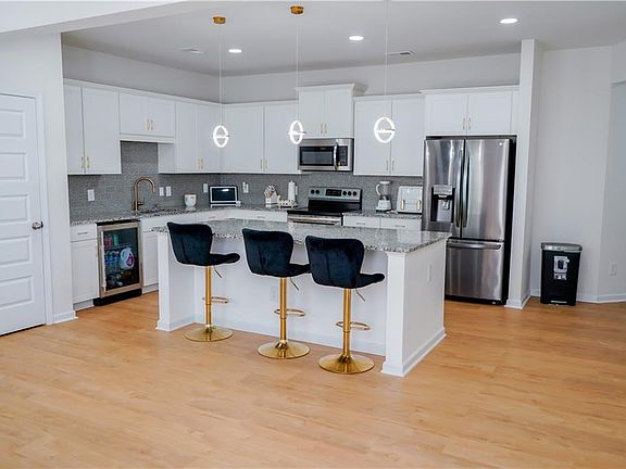 4th image of 2115 Ravencliff Dr