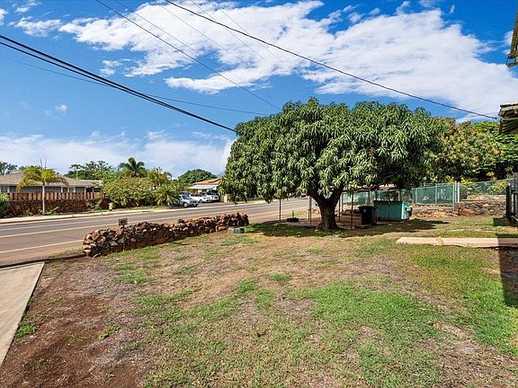 3rd image of 275 Kenolio Rd