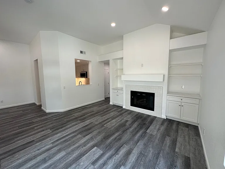 3100 Puesta Del Sol Ct #201 — Photo 10