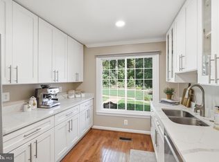 5415 Long Boat Ct, Fairfax, VA 22032