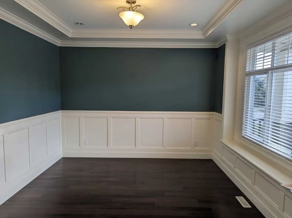 3 bedroom rental in Surrey — photo 3