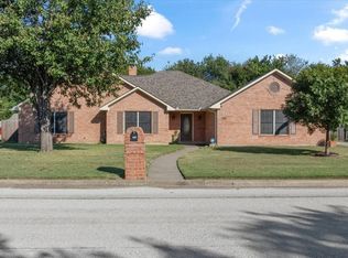 2110 Pecan St, Bonham, TX 75418