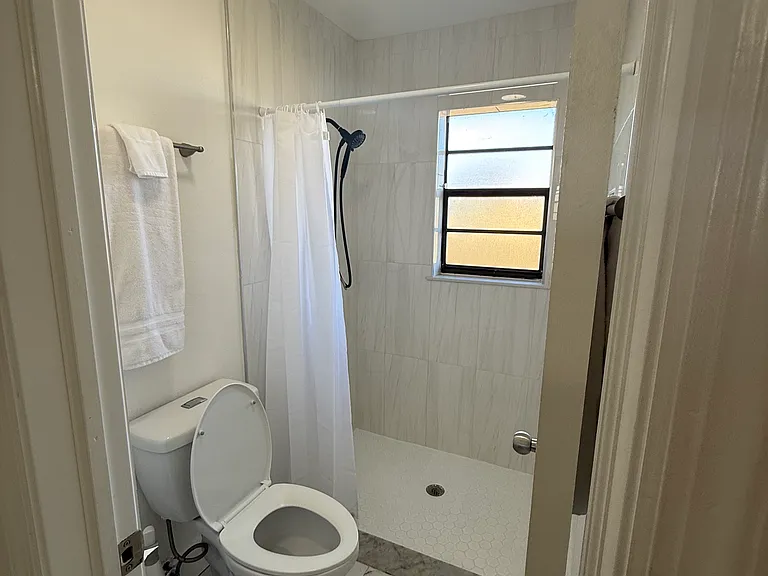 130 Boundary Blvd #A — Photo 9