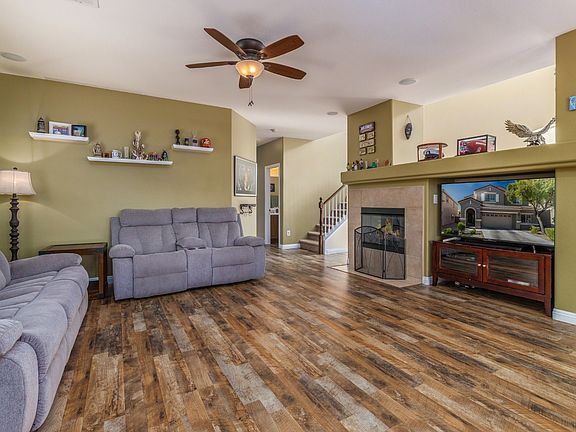 4th image of 213 Gemstone Hill Ave