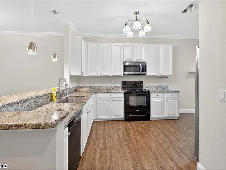 14214 Manchester Dr — Photo 7