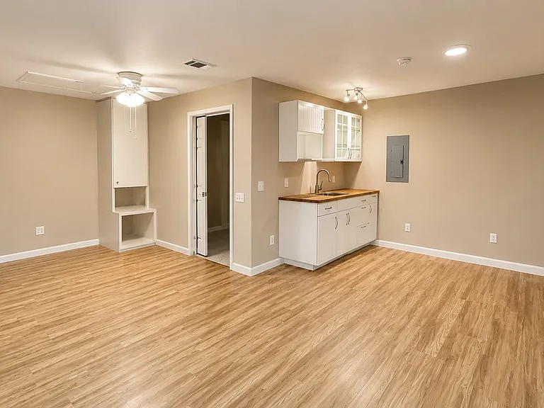 306 N Mount Rushmore Dr — Photo 8