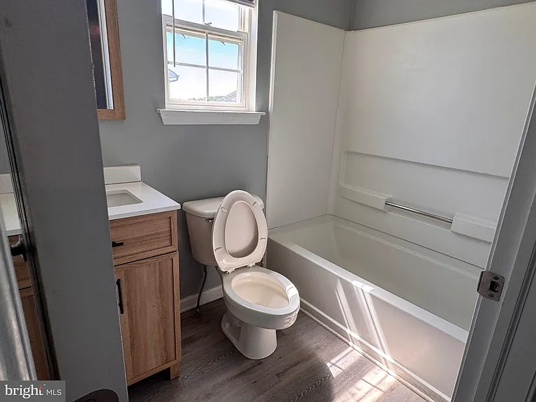 658 Dairy Dr — Photo 12