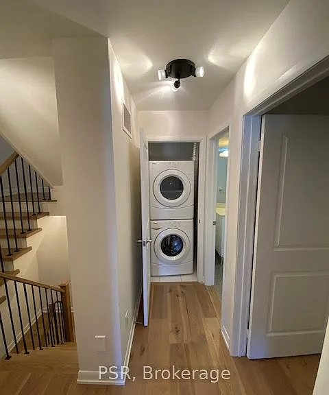 19 Anndale Dr #Townhouse 6 — Photo 11