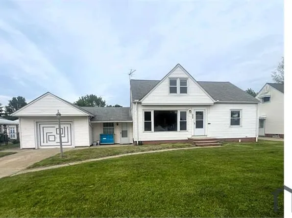 325 E 308th St, Willowick, OH 44095
