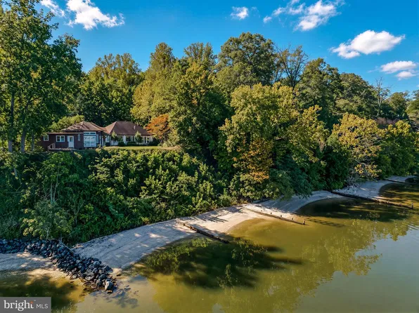 43816 Raspberry Ln, Hollywood, MD 20636
